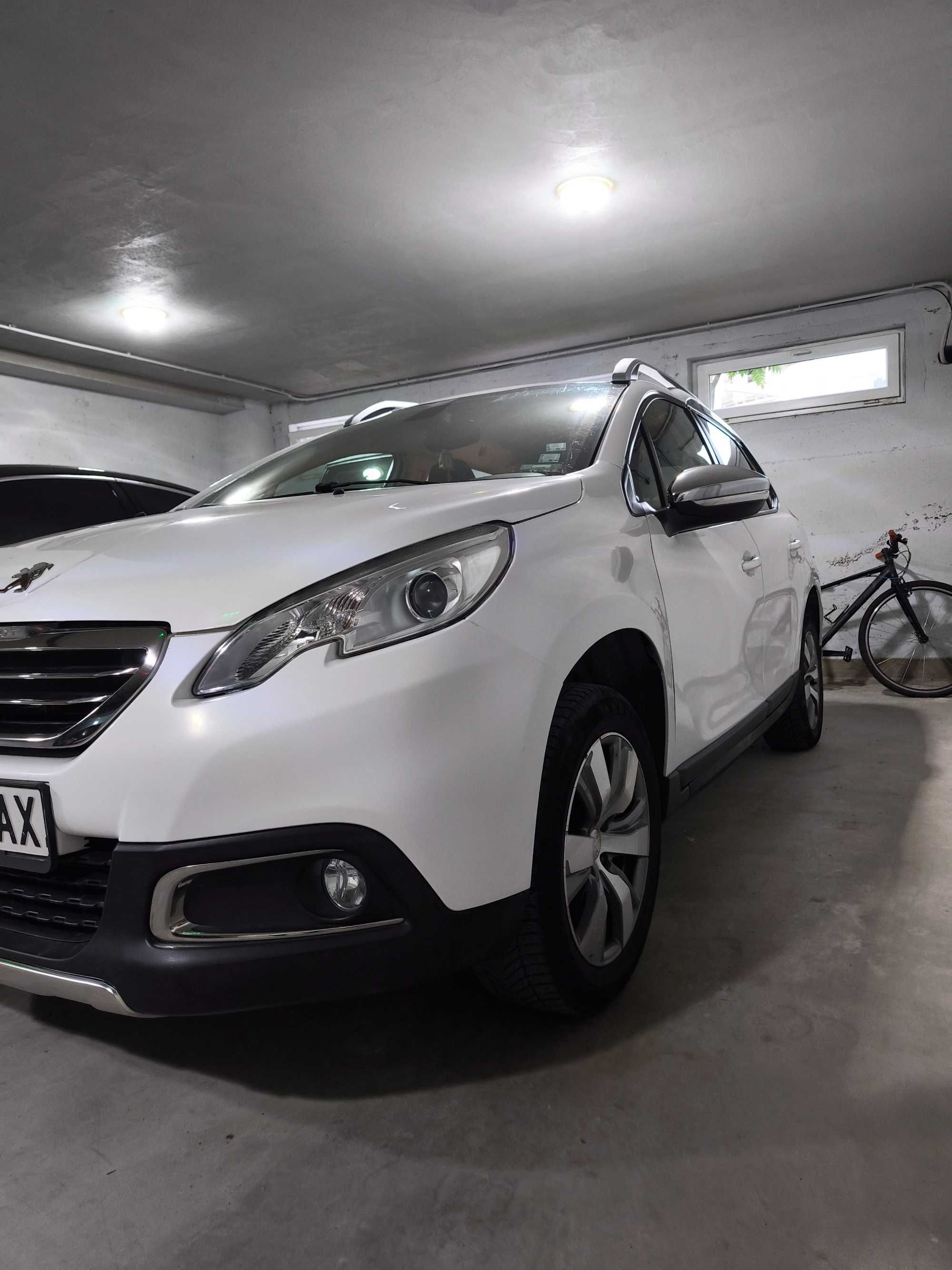 Автомобил Peugeot 2008