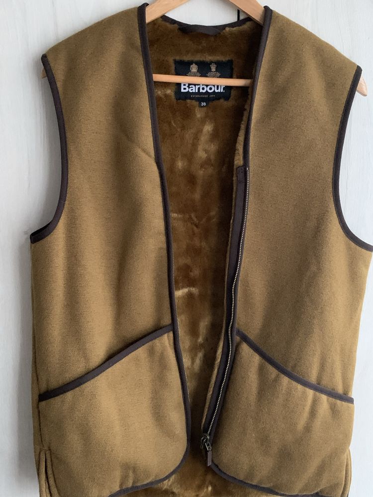 Barbour жилетка.