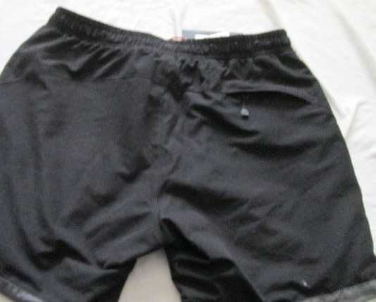 H2O нови, с етикет черни шорти размер L.