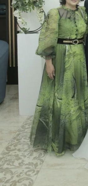 Той көйлегін сатамын