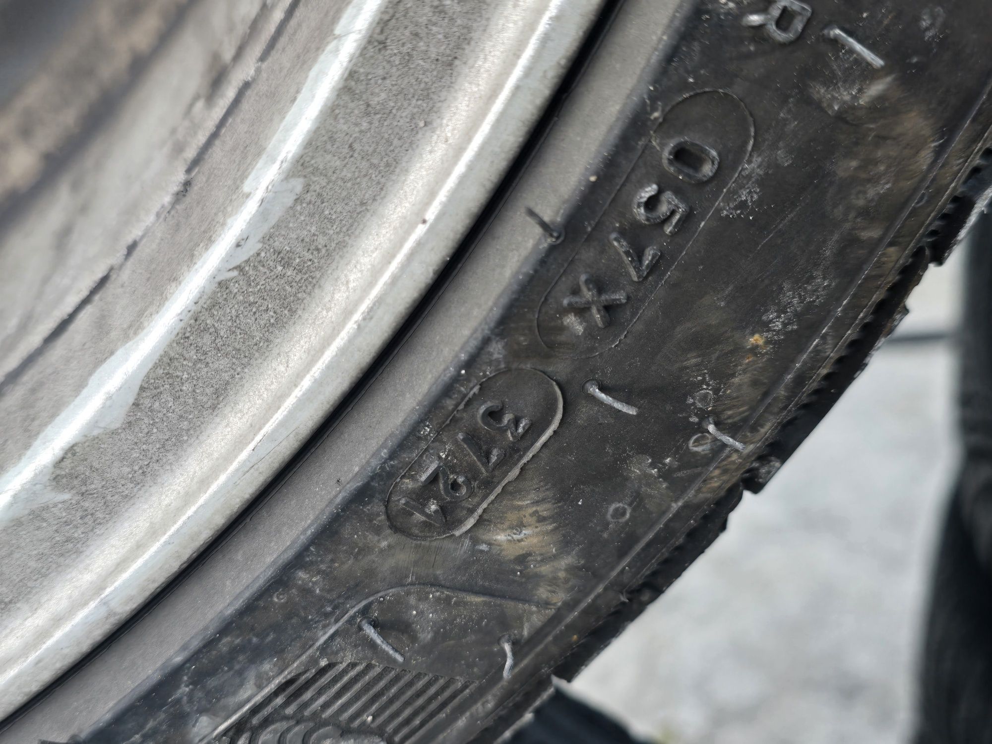 4 Броя 225/40/18 Michelin 2x6,5mm 2x5,8mm
