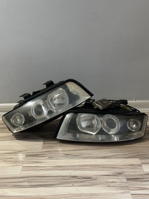 Продаю оригинальные фары Audi A4 B6 (2000–2004)