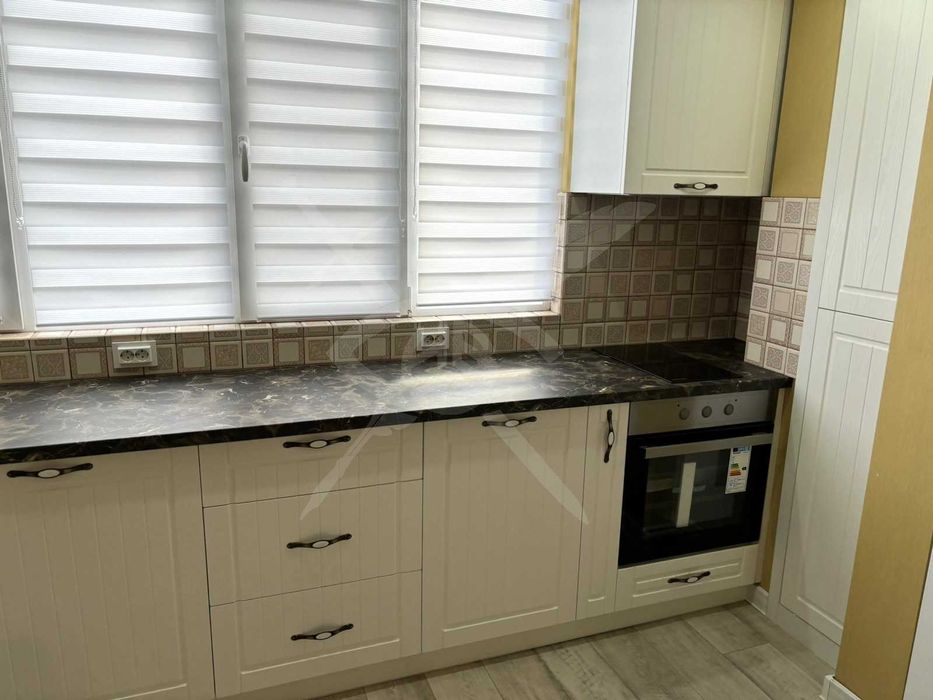 Продава се Многостаен апартамент в Пловдив, Христо Смирненски - 90 кв.м за 2278 €/кв.м - Снимка #2