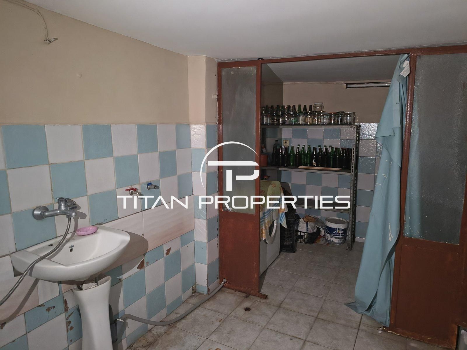 Етаж от къща за продажба в кв. Изгрев