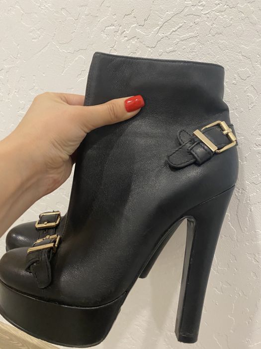 продам новые ботильоны кожа Maria Moro