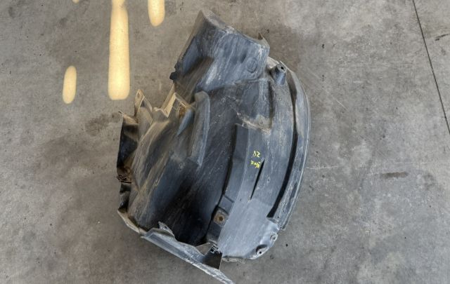 Aparatoare / Carenaj noroi fata dreapta spre spate A2046901230 Merced