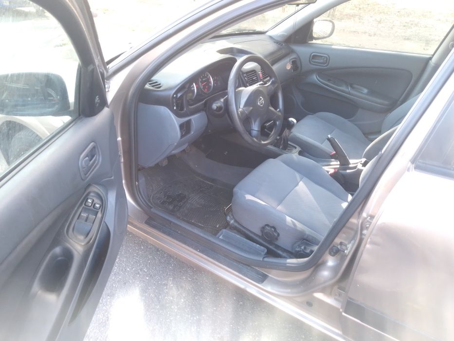 Vând Nissan Almera an 2006