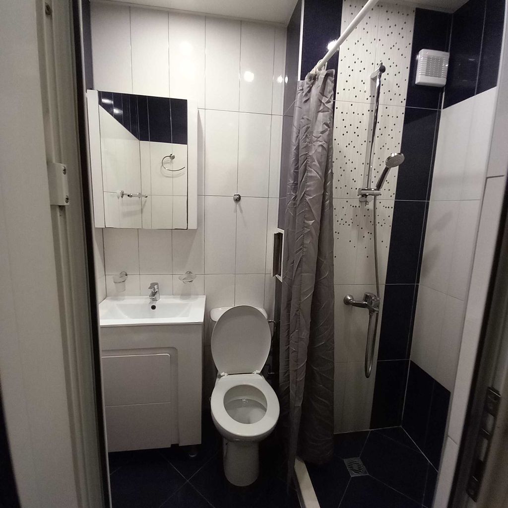 Дава се под наем Двустаен апартамент в София, Център - 45 кв.м за 433.5 € - Снимка #4