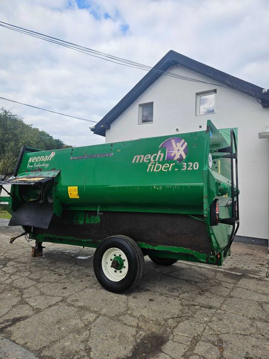 Remorca malaxor de furaje Keenan MechFiber 320