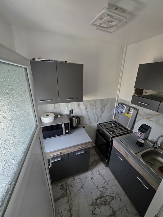 Garsonieră complet renovată, mobilată şi utilată - Mircea cel Bătrân,