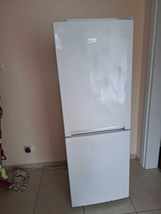 Хладилник с фризер Beko
