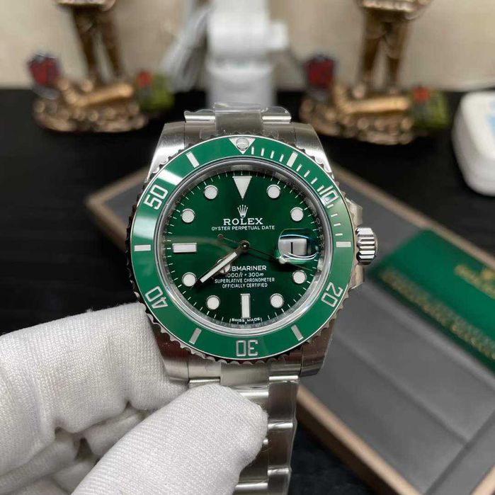 rolex submariner silver/hulk