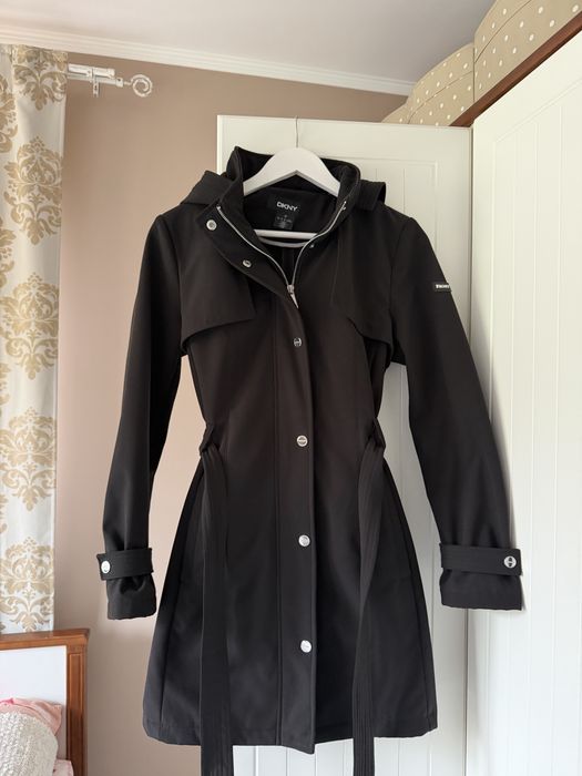 Плато / trench coat, S размер на DKNY водоустойчиво