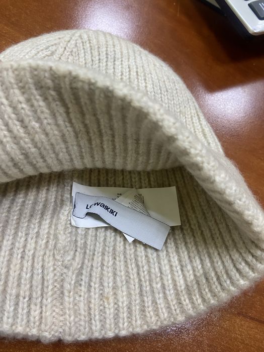 Продам шапку универсиальный