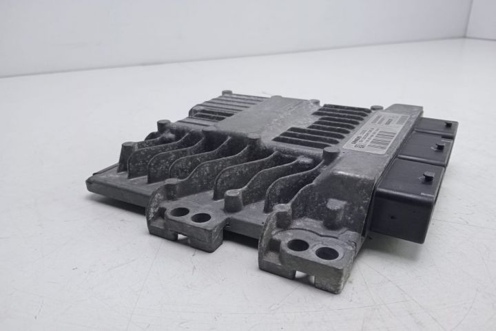 ECU Calculator Motor 8200565863 / 8200592611 / S122326109A / SID301 R