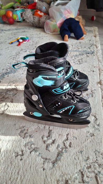 Коньки раздвижные размер 25-28. В отличном состоянии