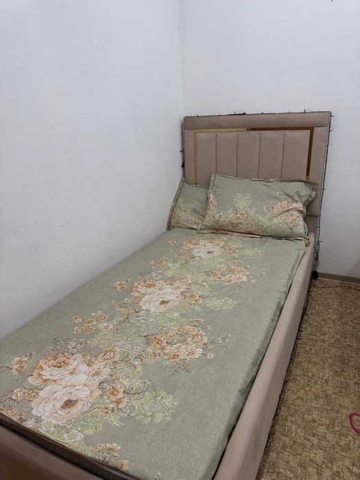 Кровать для спальни