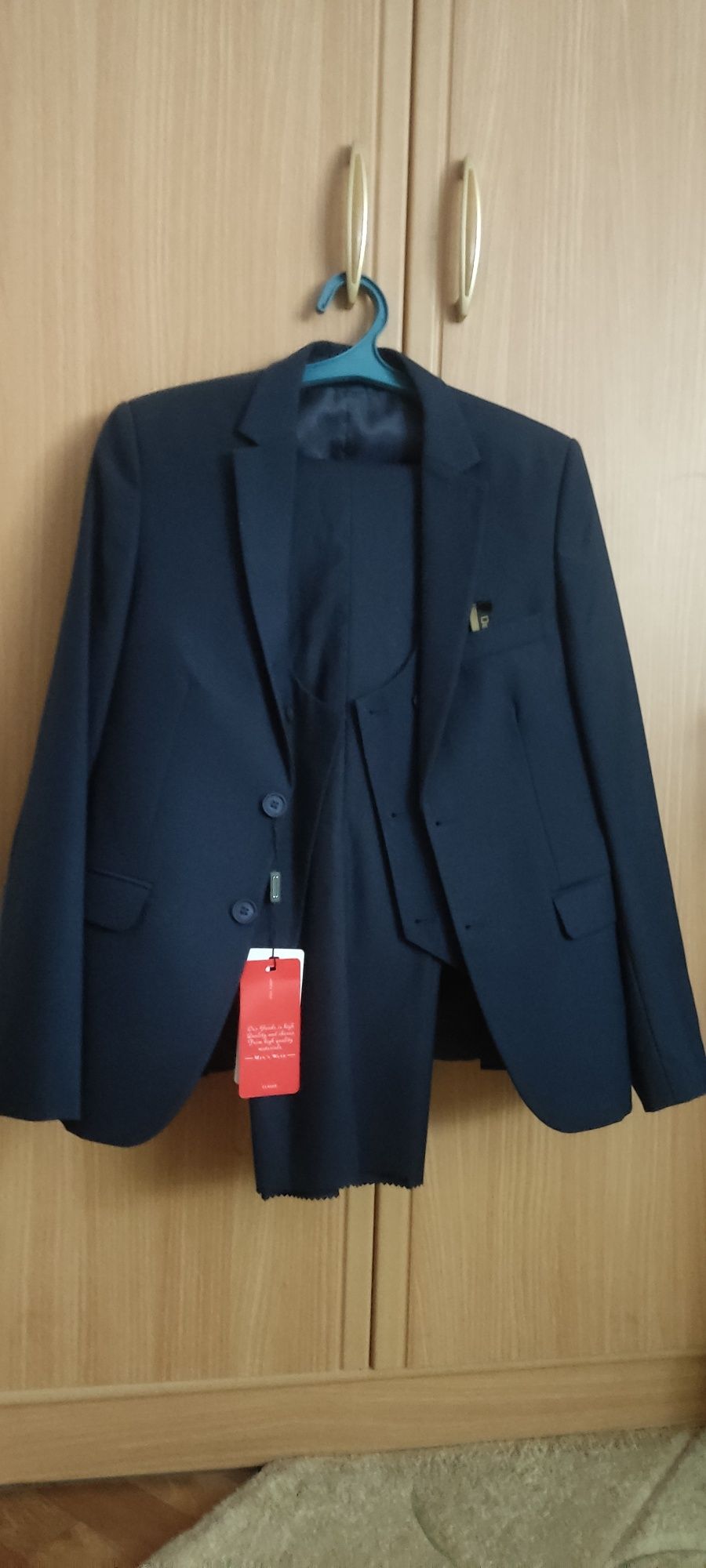 Продам костюм на мальчика