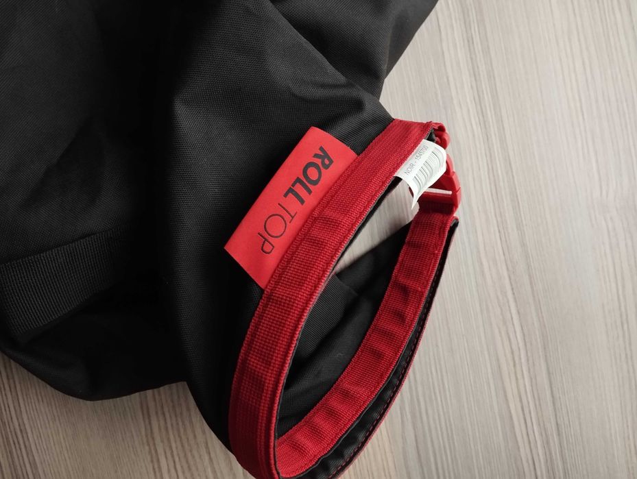 2 бр. калъфи за ски - WEDZE- 40 лв, STÖCKLI - 70 лв, 4 чифта ски щеки