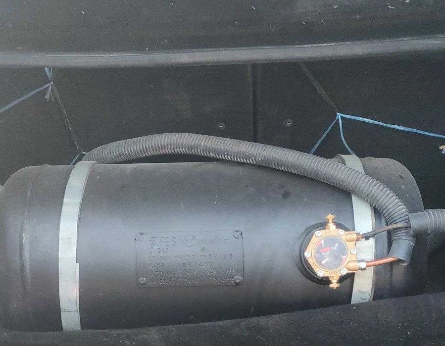 Niva shevrolet sotiladi