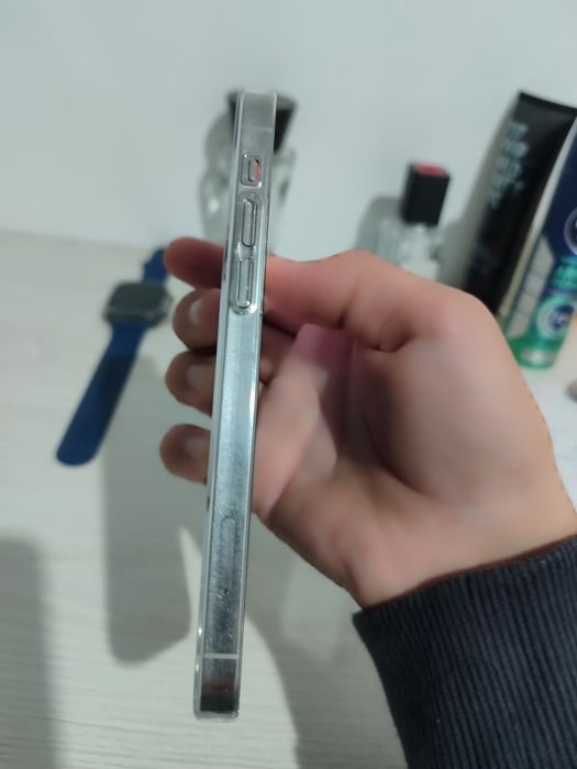 iPhone 12 pro alo holatda