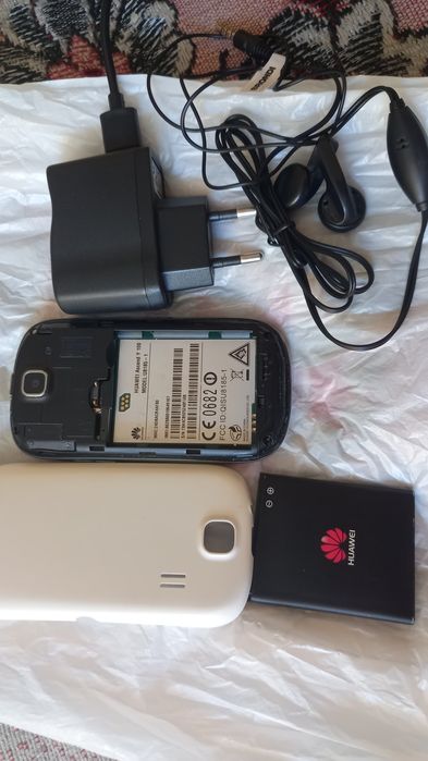 Vand telefon mobil HUAWEI ASCENT Y100,alb,baterie originala,incarcator