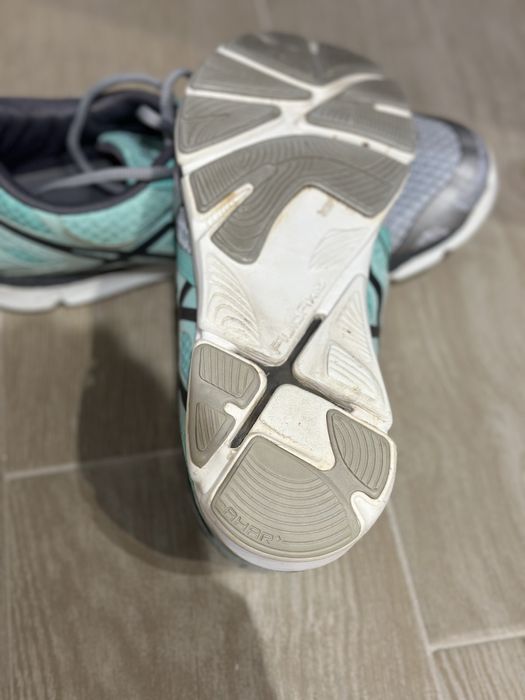 Vand adidasi asics unisex