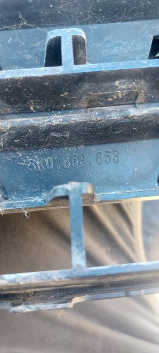 Grila bara fata centrala originala cu sigla 5K0853653 VW Golf VI