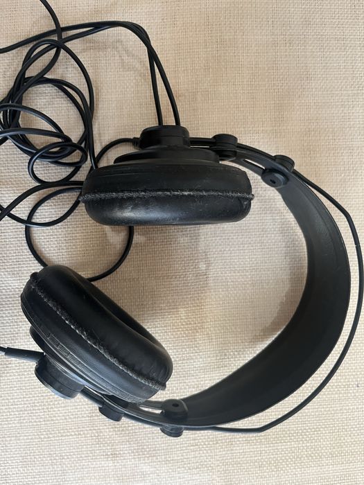 Продам наушники в хорошем срстянии