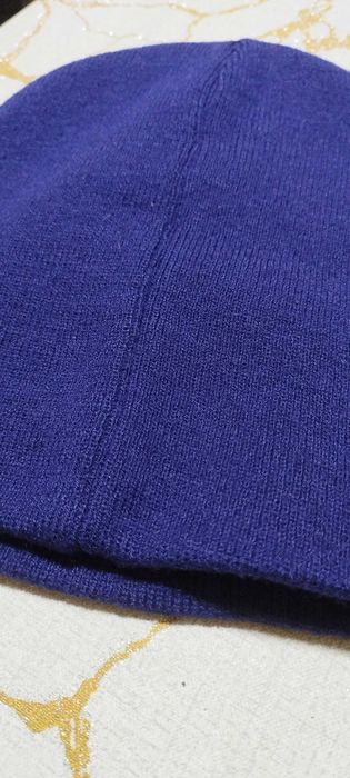 Caciula unisex, bleumarin de la Grokj. Fara urme de folosinta, ca noua