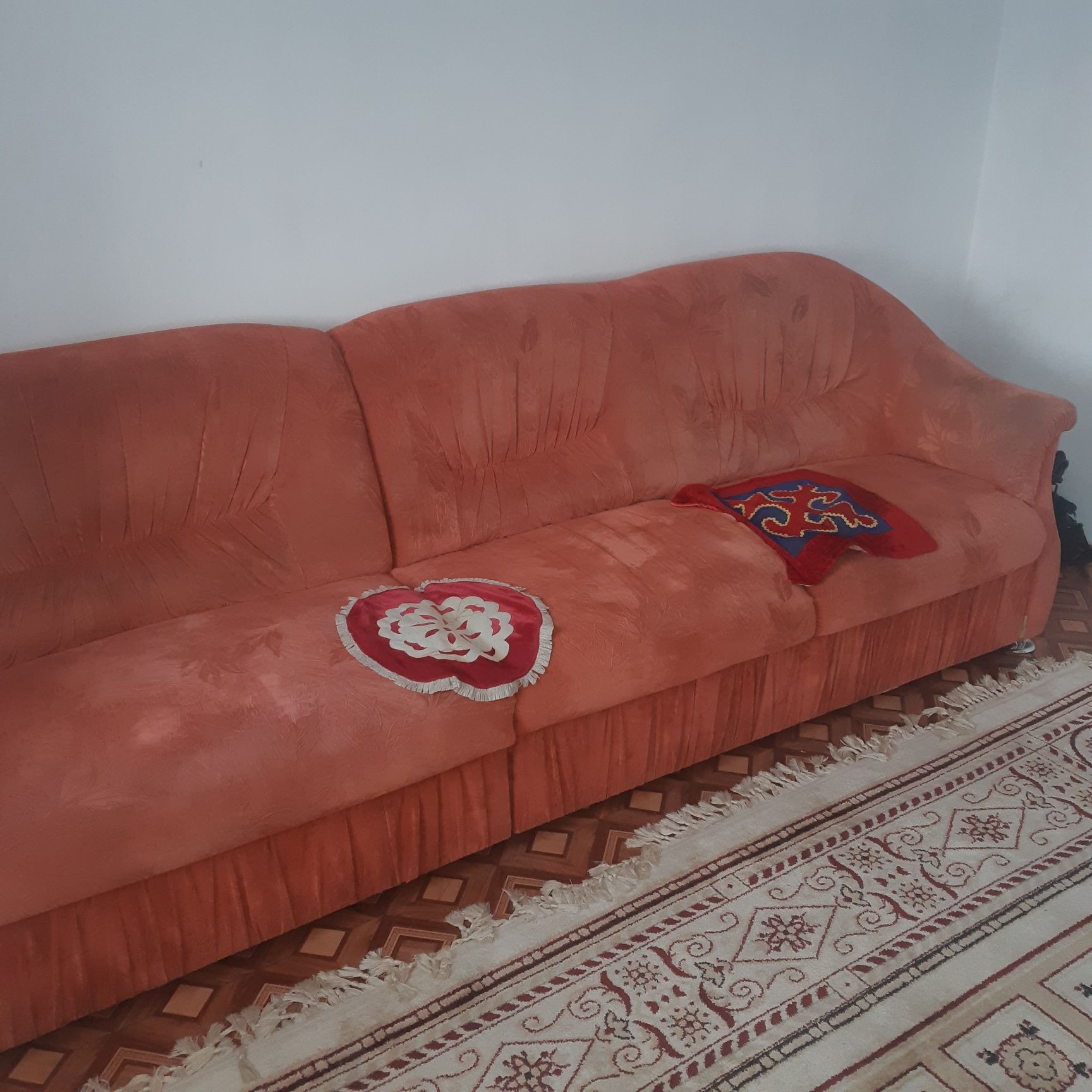 Мягкий уголок,диван