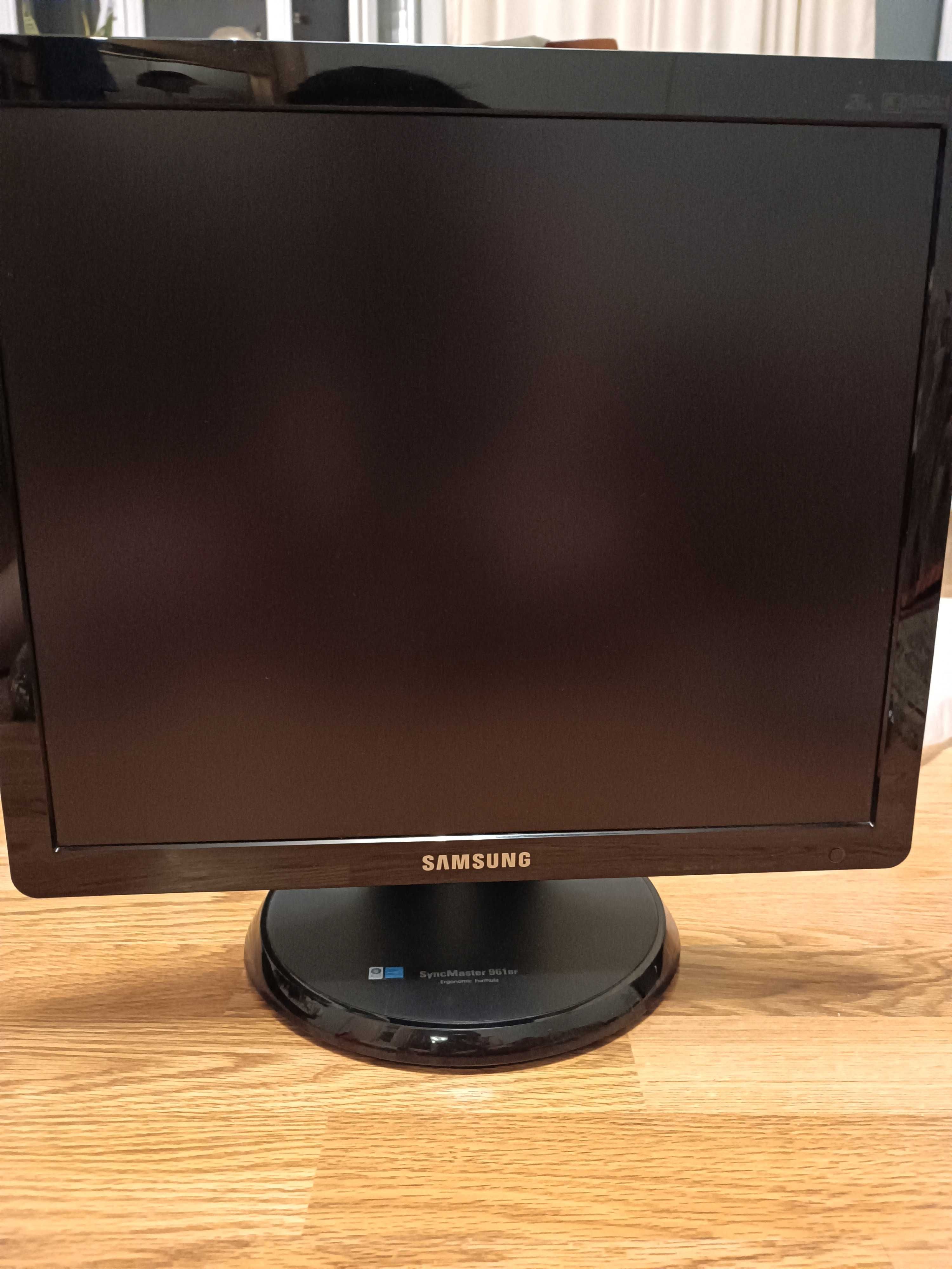 Продаю монитор Samsung Syncmaster 961BF