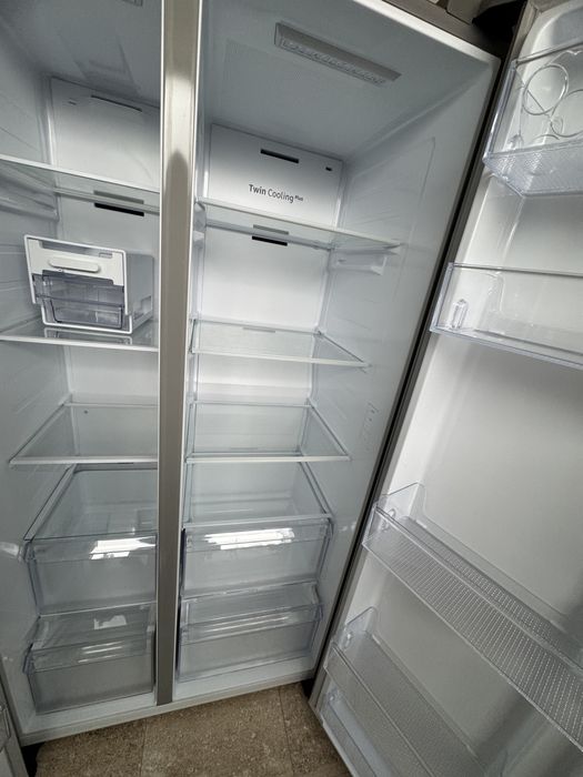 Vand  Combina frigorifica samsung no frost din inox, noua