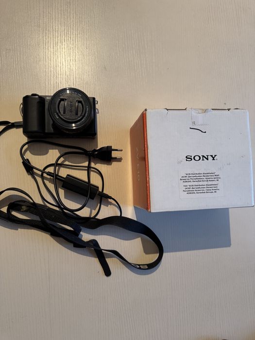 Видеокамера Sony ZVE10