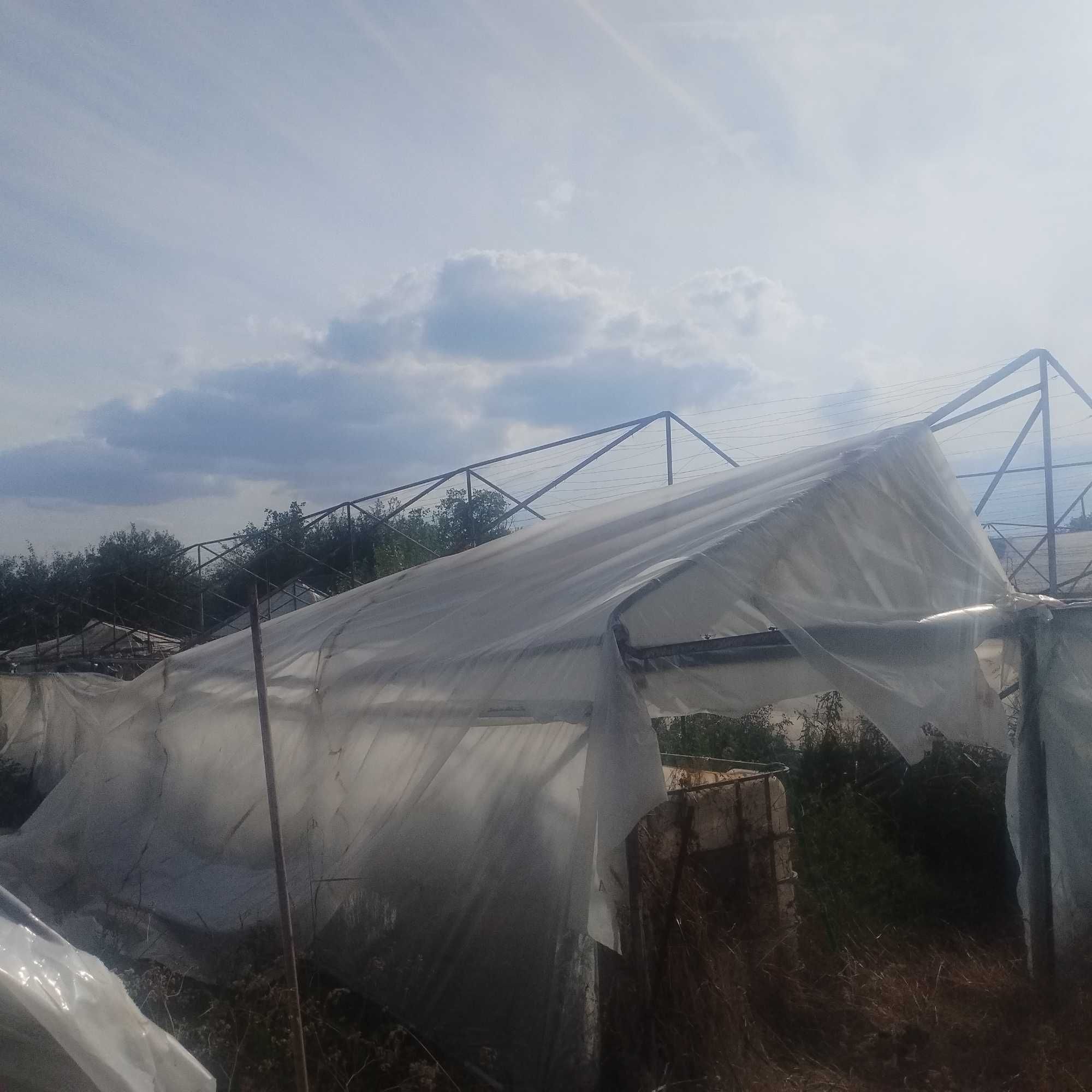Продавам Оранжерии с размери: Широчина 6м. Дължина 30м.