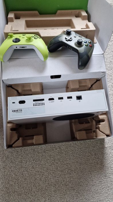 xbox series s 512gb + 2 manete ca noi