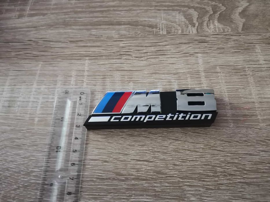 Предна решетка сребриста емблема BMW M8 Competition