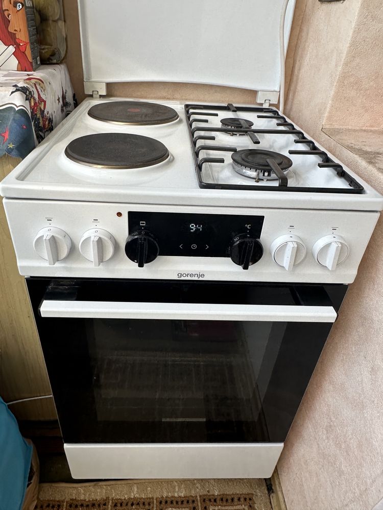 Готварска печка gorenje - комбинирана на газ и ток