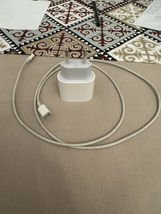 Продам зарядку для айфона на Lightning