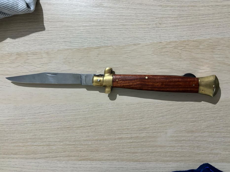 Vand briceag ursaresc 800 de lei