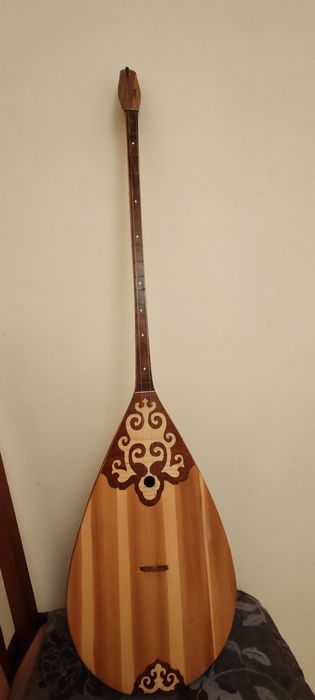 Домбыра сатылады