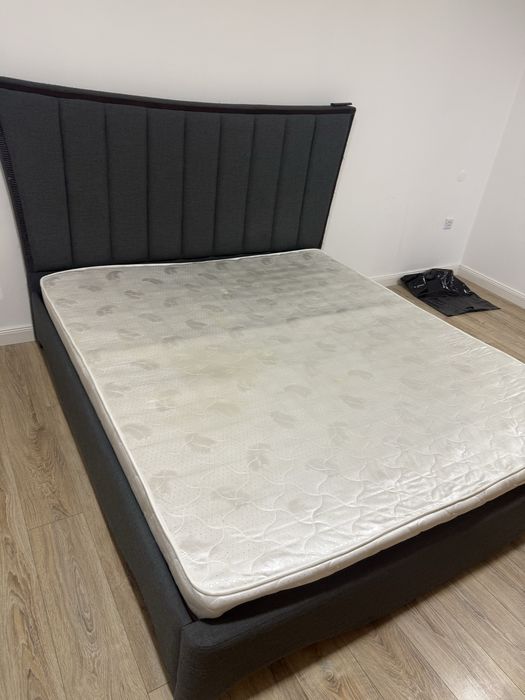 Продам кровать с матрасом 25 тыс
