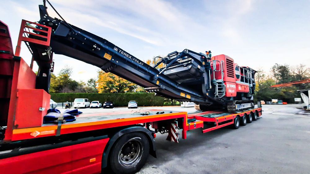 Inchiriez Concasor mobil cu falci pe senile Terex