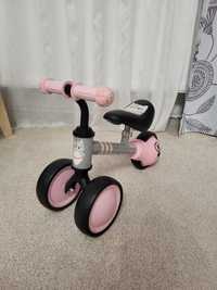 Tricicleta Kinderkraft roz fără pedale aproape noua