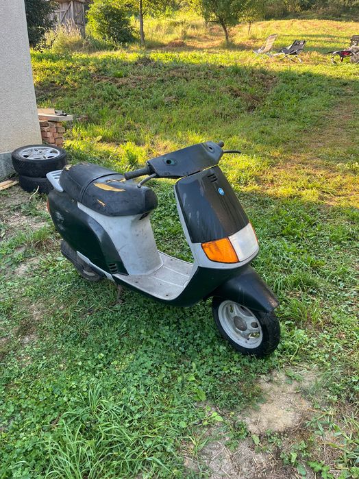 Un moped vechi dar frumos