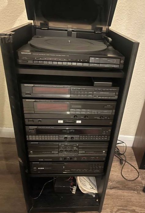 Vand rack Kenwood-impecabil!