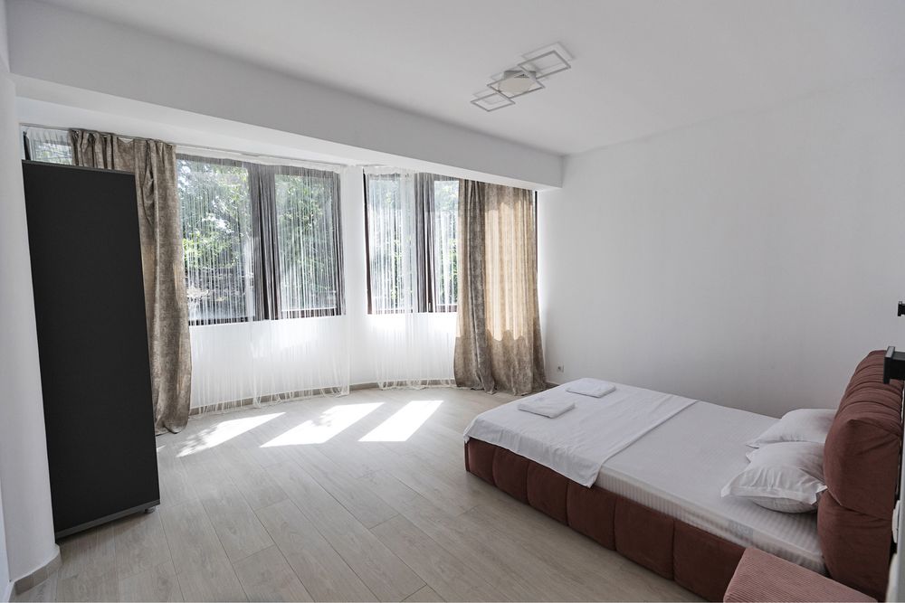 CAZARE COSTINESTI cu piscina-apartamente
