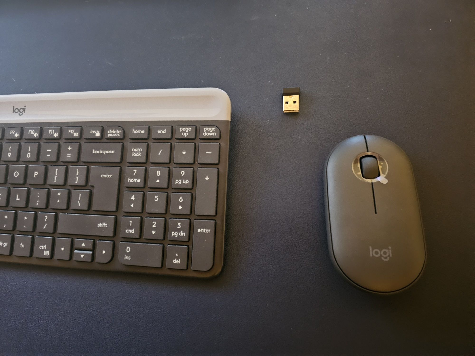 Kit tastatura + mouse wireless Logitech MK470, Slim, Negru Grafit