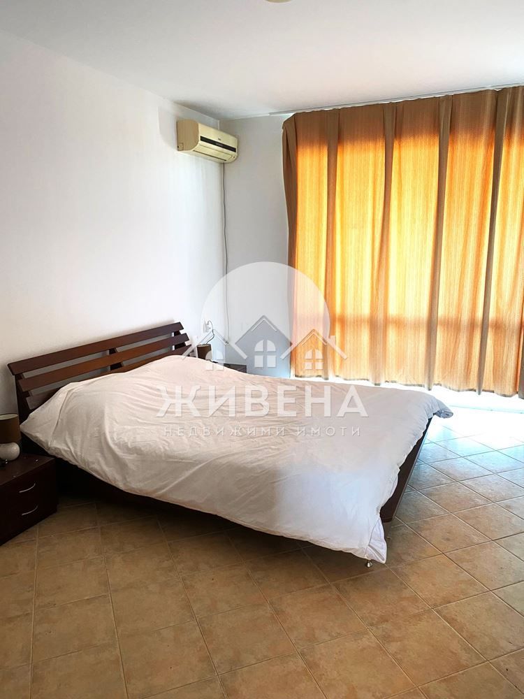 Продавам 3-стаен мезонет с ГАРАЖ в с.Божурец, площ 189 кв.м