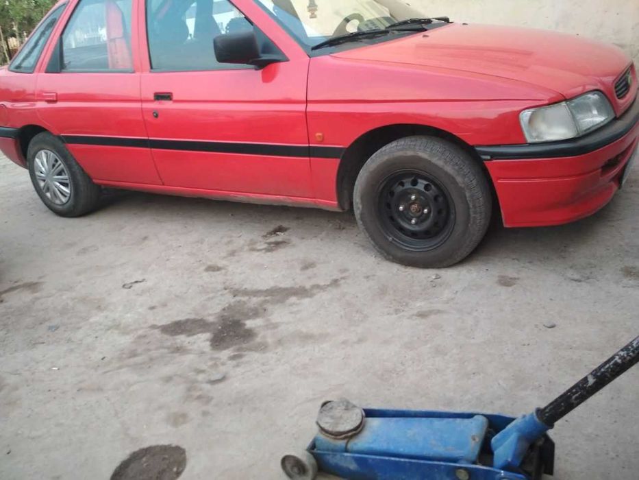 Ford Escort 1.3 1993 год на запчати